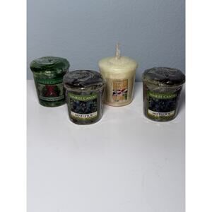 Lot of 4 Yankee Candle Votive Christmas Wreath Mistletoe Holiday Treats 1.75oz